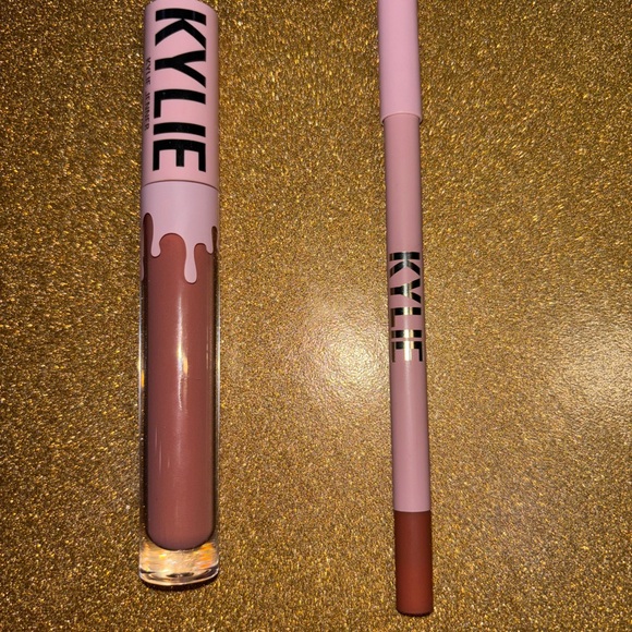 Kylie lip kit in the shade 892- candy k matte - Picture 3 of 3